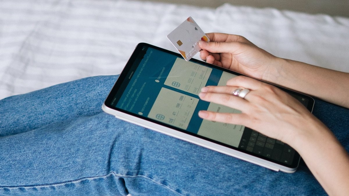 'Más Lucas': Santander Chile lanza nueva cuenta vista masiva de costo cero que genera intereses