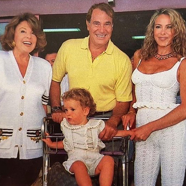 Ana junto a sus padres e hijo (Instagram)