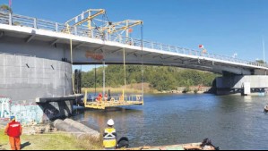 ¿Reparación definitiva para el puente Cau Cau? MOP instaló estructura que permite hacer trabajos sin cortar el tránsito