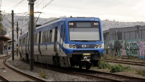 Mujer quiso evadir el pago en Metro de Valparaíso y fue atropellada por el tren: Quedó con fracturas graves