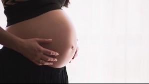'Entre contracciones': La foto viral de mujer trabajando antes de dar a luz que generó debate en las redes