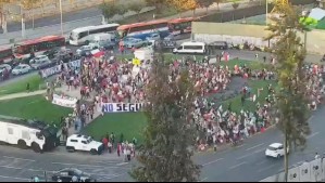 Manifestantes se congregan en Plaza Baquedano en apoyo a Carabineros tras nuevo mártir