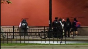 Detienen a profesor imputado por daños en el Metro durante estallido social: Realizaba rayados en iglesia San Francisco