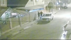Videos muestran violento robo de auto desde el interior de una casa en Maipú