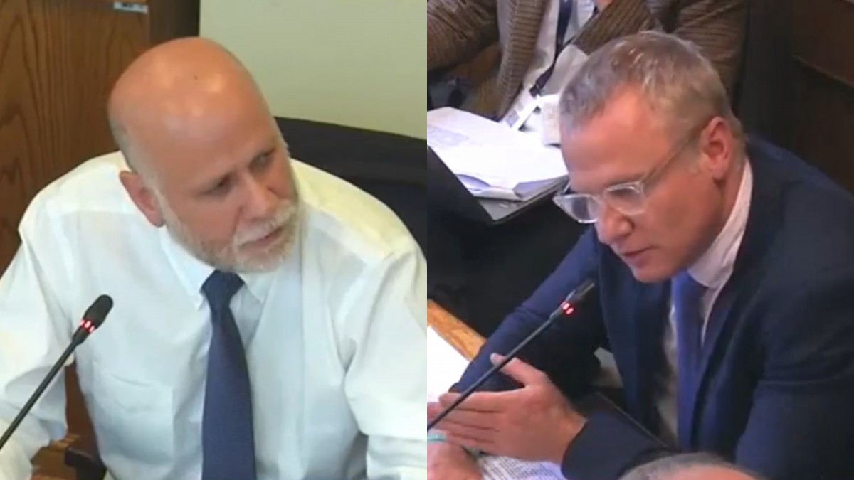 El tenso momento entre el senador Felipe Kast y el ministro Álvaro Elizalde.