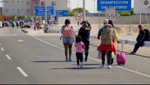 Migrantes varados en la frontera: Policía peruana cobra dinero a extranjeros procedentes de Chile