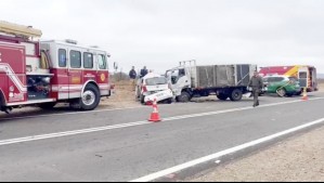 Dos mujeres mueren en colisión múltiple en Ovalle: Dos camiones y un auto involucrados en el accidente