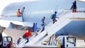 El millonario trato que Chile realizó con aerolínea venezolana para expulsar a 60 migrantes
