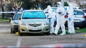 Encuentran dos cuerpos al interior de un auto que fue baleado en Concepción