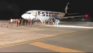 Despega desde Arica avión rumbo a Caracas con 115 migrantes venezolanos: Cuatro personas no pudieron abordar