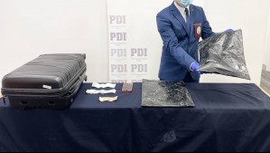 Utilizó una maleta con doble fondo: Sorprenden a hombre que intentaba ingresar a Chile más de $112 millones en ketamina