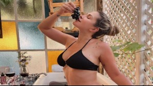 'Lo que hace es desintoxicar la piel': Laura Prieto se baña en vino para experimentar con la enoterapia