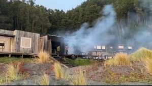 Incendio afecta a 'Toma VIP' de Constitución: Cabañas tienen orden de demolición para este martes