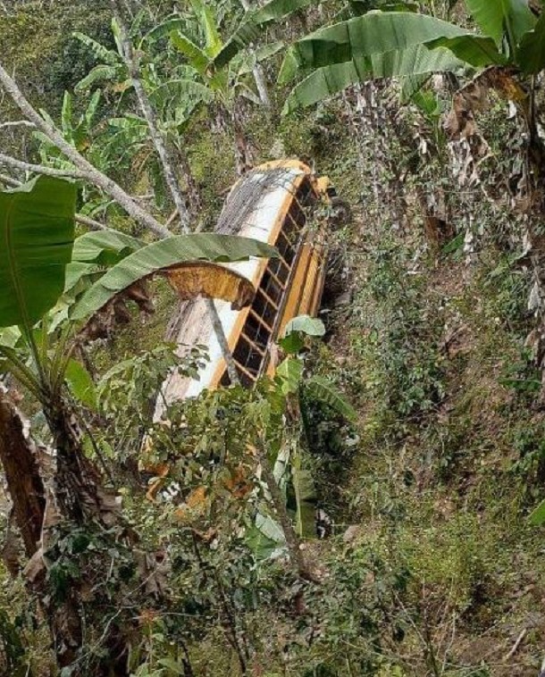 Fotografía el bus accidentado (Metro)