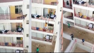 Video muestra a hombre desconocido que trepa por balcones de departamentos: Fue capturado por los mismos vecinos