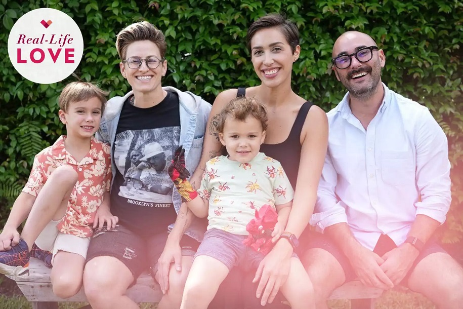 De izquierda a derecha aparecen Maddy, Linda y Chris junto a los hijos del antes matrimonio (Instagram)