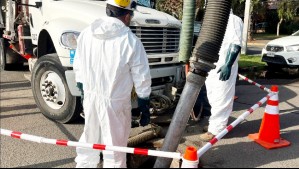 Pronóstico de lluvia en Santiago: Lanzan plan preventivo de invierno y llaman al buen uso de la red de alcantarillado