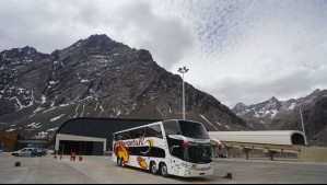 Paso Los Libertadores estará cerrado este domingo por nevadas: No se descarta que el lunes continúe el cierre