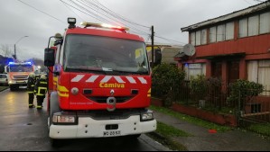 Dos adultos jóvenes perdieron la vida tras incendio en casa interior en Talcahuano