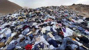 Este enorme cementerio de ropa en Atacama se ve desde el espacio | En Simple