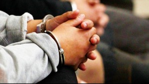 Estudiante de 14 años dispara en la sala de clases y queda en internación provisoria