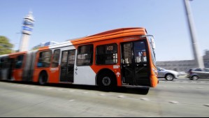 El término de las 'micros oruga' de la era del Transantiago: Último bus tuvo su recorrido final esta semana