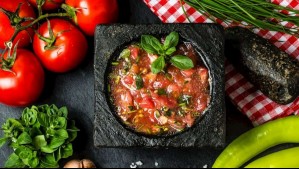 Taste Atlas reconoce al chancho en piedra como 'la salsa mejor valorada del mundo': El pebre también está en la lista