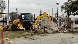 Mausoleo narco en Lo Espejo: Terminan su demolición y anuncian instalación de juegos para niños