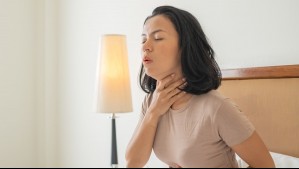 ¿Amaneciste con dolor de garganta? Estas pueden ser algunas de las razones