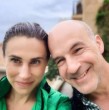Una pareja residente en Estados Unidos asegura que el hecho de vivir en casas separadas es el éxito que ha mantenido a su matrimonio vigente hasta el día de hoy.