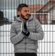 Conoce cuáles son los consejos que te ayudarán a lavar y limpiar las parkas o chaquetas rellenas, también llamadas puffer. Estas prendas son delicadas y difíciles de mantener.