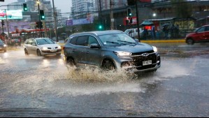 Sistema frontal: Emiten aviso por probables tormentas eléctricas en Santiago y otras nueve regiones