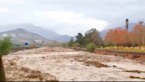 Lluvias en Santiago: Así se ve el río Mapocho tras crecida de caudal y desborde por sistema frontal