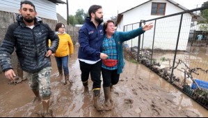 'Nos vamos a poner de pie': Presidente Gabriel Boric visita la afectada comuna de Coltauco tras el sistema frontal