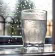 Revisa lo que dicen los especialistas respecto a si es seguro o no beber el agua que cae tras un frente de mal tiempo. Conoce qué elementos traen las aguas de las lluvias.