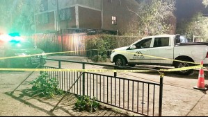 Disparos desde vehículo en movimiento dejan a un fallecido y a un hombre en riesgo vital en La Pintana