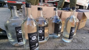 Desde garrafas de pisco a botellas de cervezas: Decomisan cerca de 500 cajas de alcohol ilegal en barrio Franklin