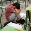 Un brutal caso de violencia escolar ocurrió al interior de un colegio en Perú. Un alumno terminó con un lápiz enterrado en su entrepierna tras una supuesta broma que le hizo un compañero de clases.