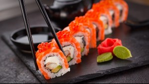 Descubren 3.500 kilos de arroz falsificado en Cerro Navia: Local de sushi se quejó de su calidad y desató investigación