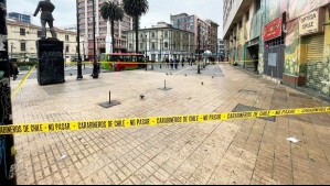Investigan homicidio en Valparaíso: Víctima habría estado compartiendo en la Plaza Aníbal Pinto cuando fue apuñalado