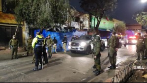 Carabineros y delegada presidencial de la RM realizan operativo en barrio Meiggs tras retorno de 'toldos azules'