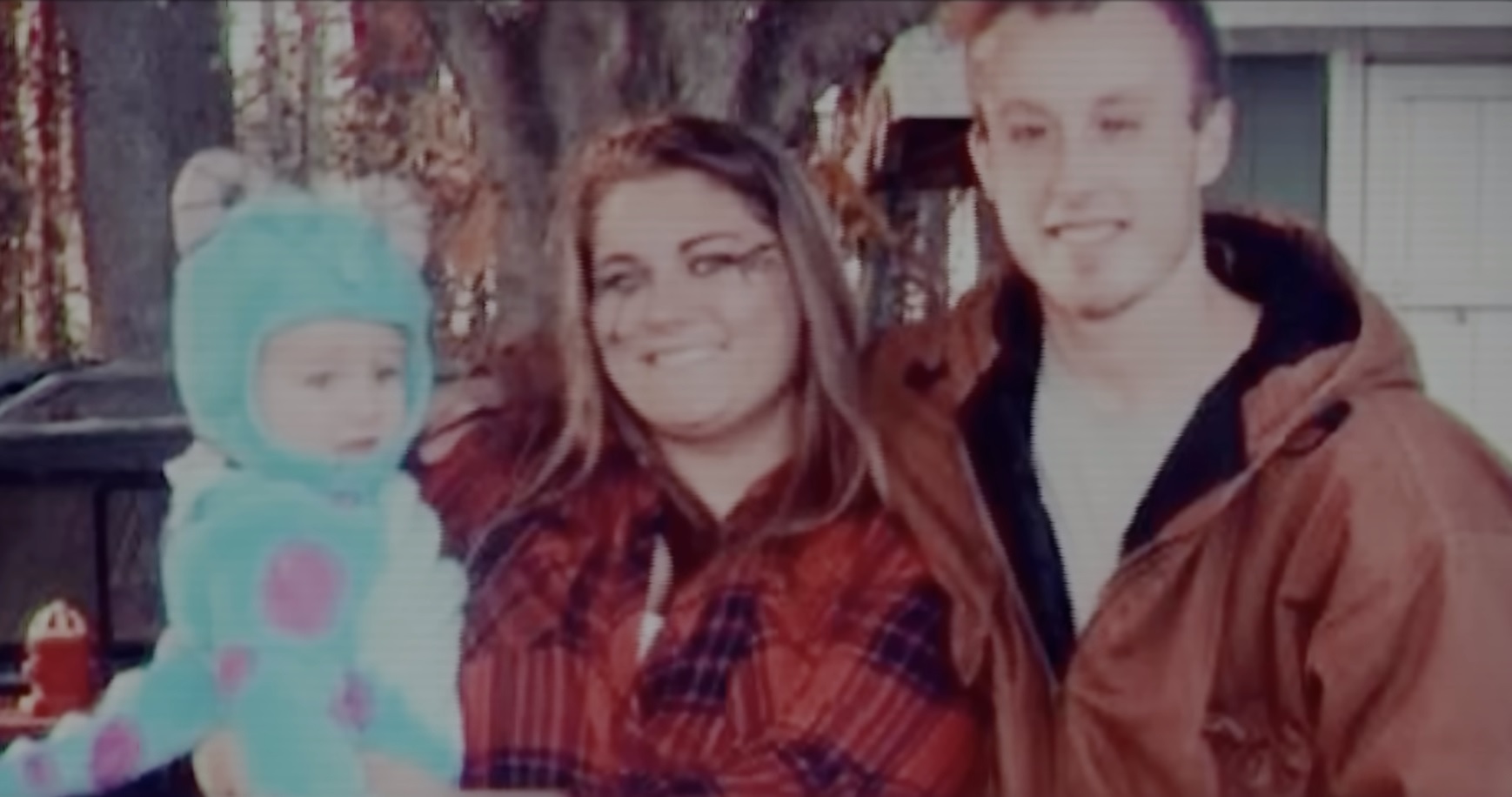 Kaitlin y Aaron junto a su hijo (Truly)