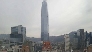 Temblor en Santiago: Video muestra a torre del Costanera Center en medio del sismo