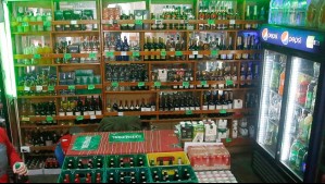 'La gente seguirá consumiendo': Dueños de botillerías aseguran que nueva ley de etiquetados en alcohol no los afectará