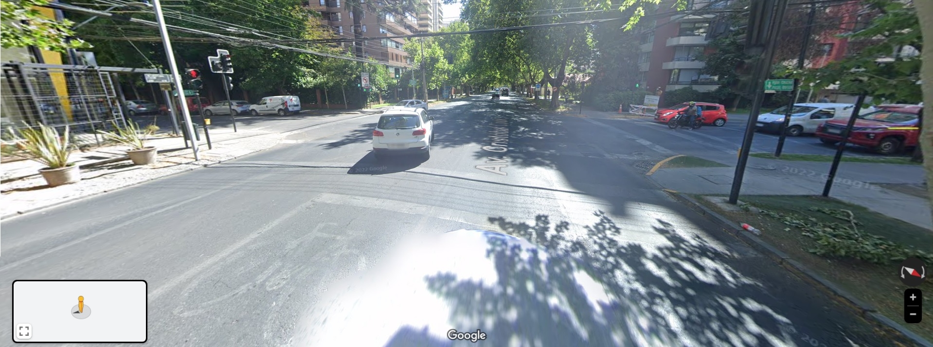 Esta fue la intersección en Las Condes donde Catalina fue atropellada en 2003 (Google Maps)