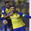 Arabia Saudita busca jugadores para tercera división con altos sueldos y vivienda. Revisa las vacantes ofrecidas y dónde puedes postular para jugar en el mismo país que Cristiano Ronaldo.