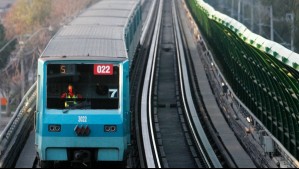 Metro de Santiago restablece servició de estación en Línea 5