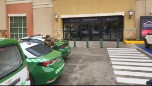 Delincuentes realizaron violento asalto a tienda MacOnline del Portal La Dehesa