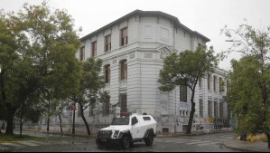 Suspenden clases en Liceo de Aplicación por estudiante que está en riesgo vital tras sufrir quemaduras