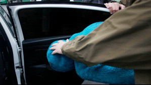 Carabineros detiene a hombre que portaba pistola adaptada con mira láser tras persecución policial